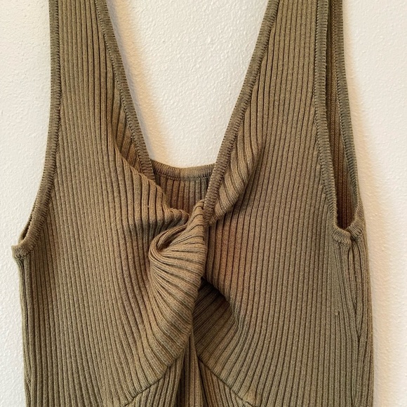 Abercrombie and Fitch olive green ribbed scoop neck midi dress - Picture 6 of 9